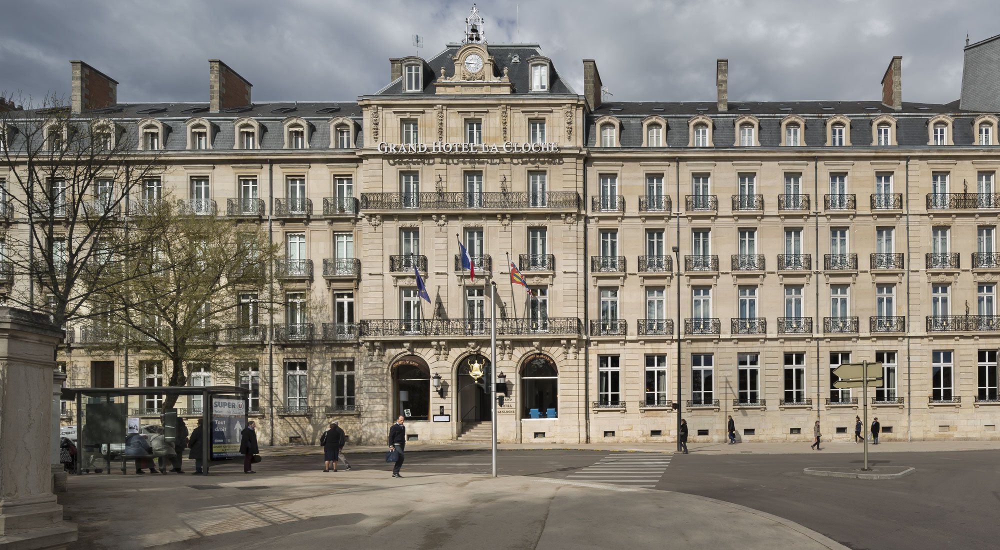 Contact Us Grand Hôtel La Cloche